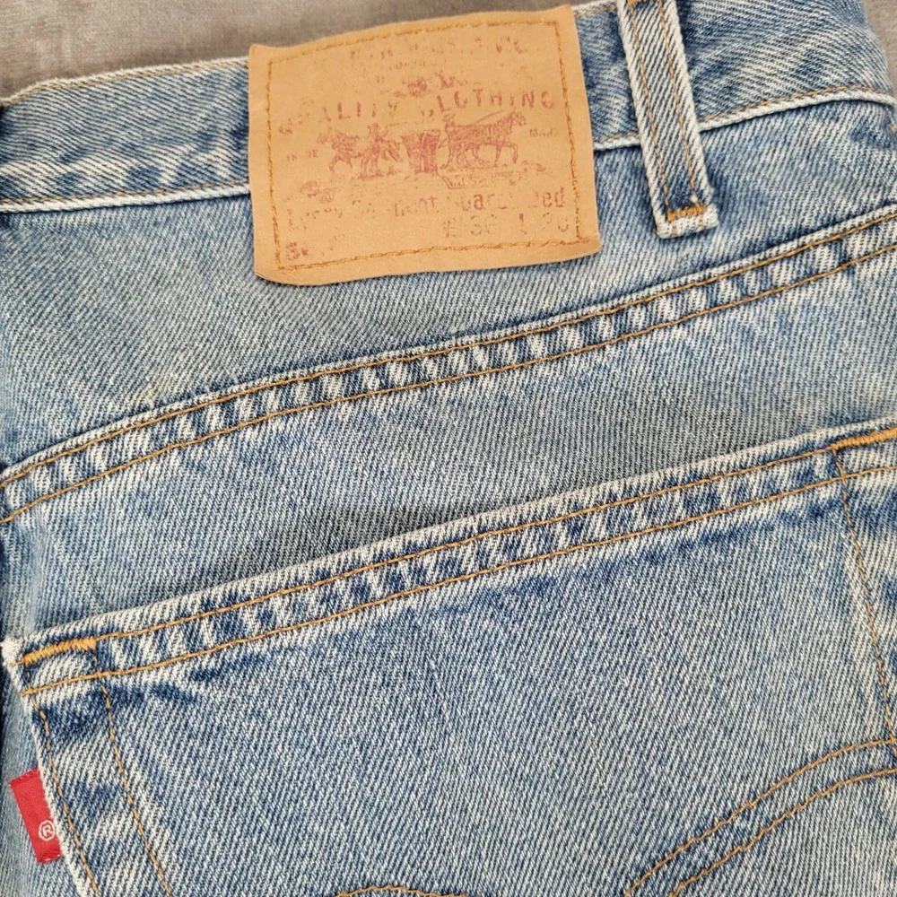 Levis 560 90's‎ Tapered Leg Jeans Mens Actual Sz 36x31 Light Wash Blue Vintage